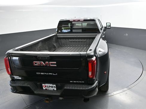 Used 2022 GMC Sierra 3500 Denali w/ Denali Ultimate Package AWD/4WD image 32
