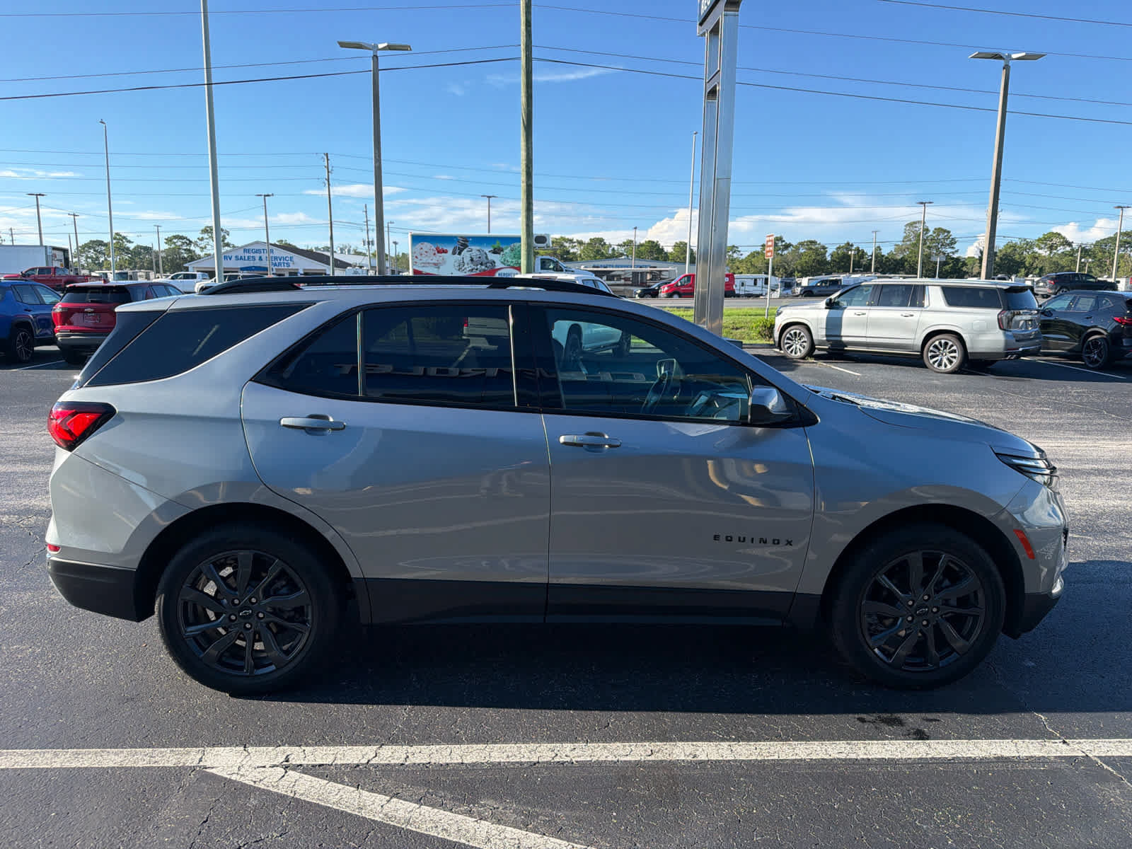 Used 2023 Chevrolet Equinox RS w/ LPO, Floor Liner Package AWD/4WD image 6
