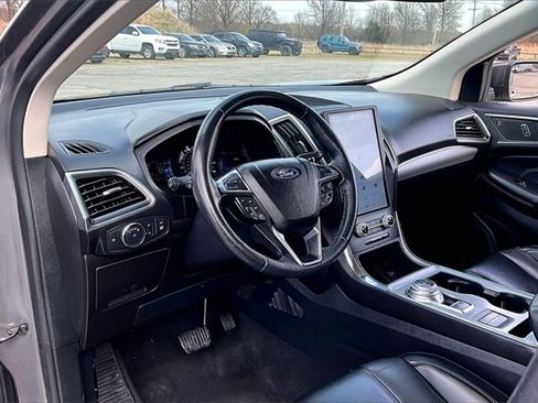 Used 2022 Ford Edge Titanium image 17