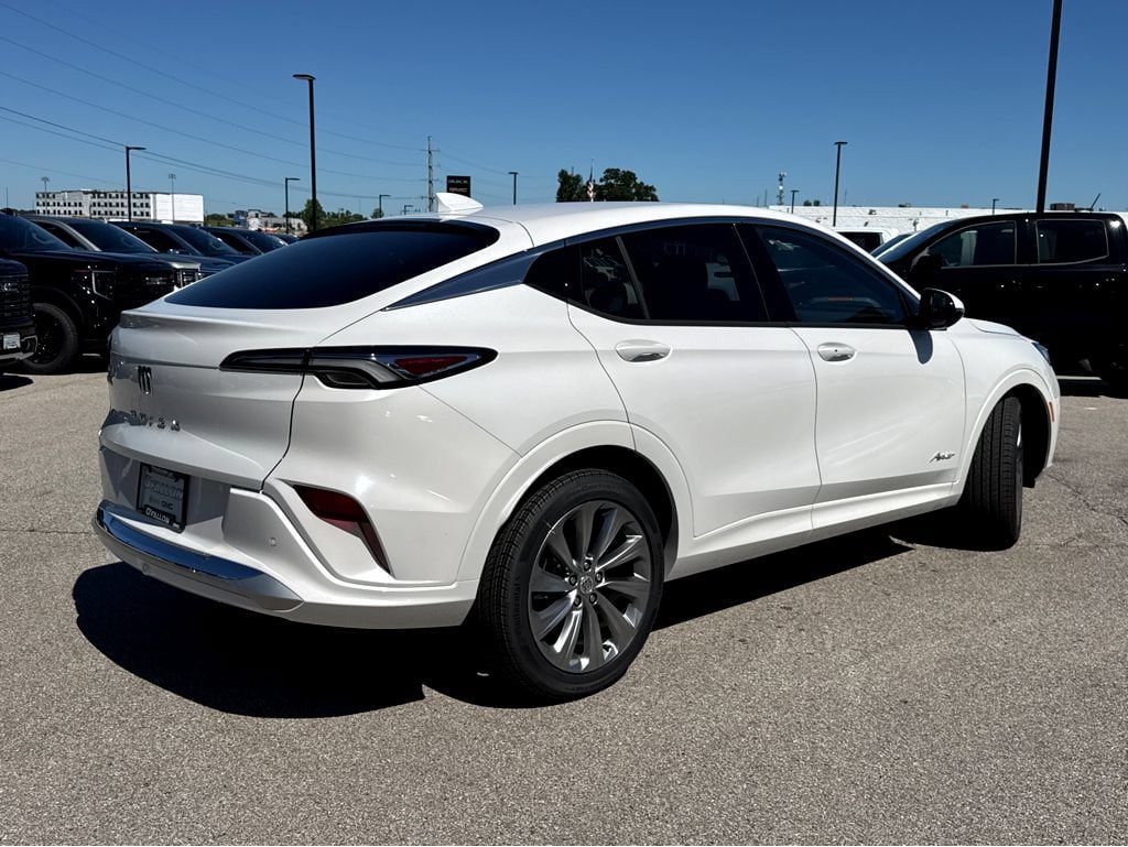 New 2026 Buick Envista Avenir FWD image 2