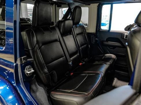 Used 2025 Jeep Wrangler Unlimited Rubicon AWD/4WD image 49