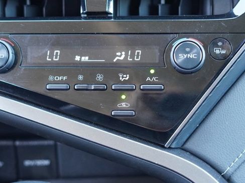 Used 2023 Toyota Camry SE FWD image 23