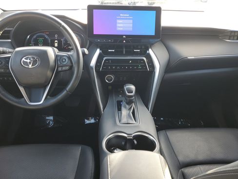 Used 2024 Toyota Venza Limited image 12