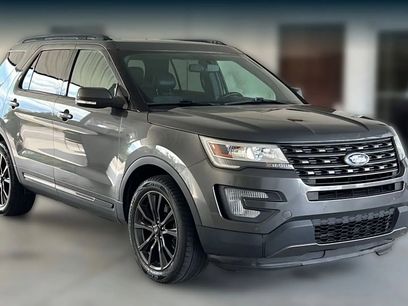 Used 2017 Ford Explorer XLT w/ Equipment Group 202A