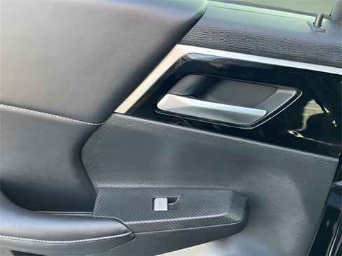 Used 2023 Mitsubishi Outlander SE image 28