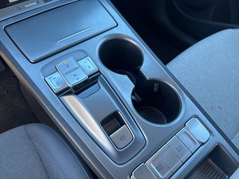Used 2022 Hyundai Kona SEL image 24