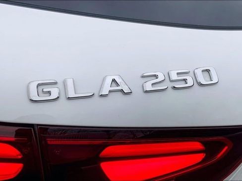 Used 2026 Mercedes-Benz GLA 250 4MATIC image 8