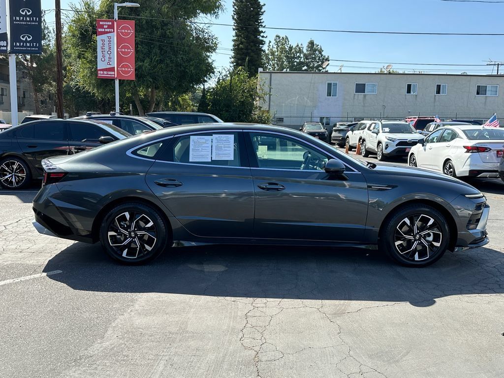 Used 2025 Hyundai Sonata SEL FWD image 7