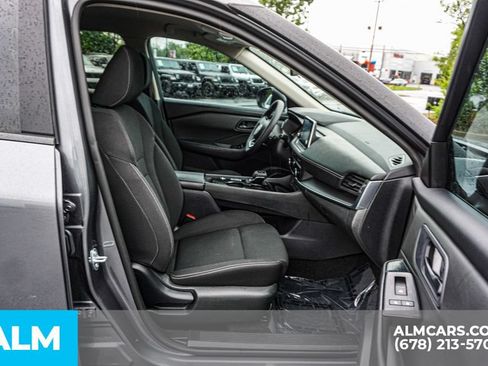 Used 2024 Nissan Rogue S FWD image 23