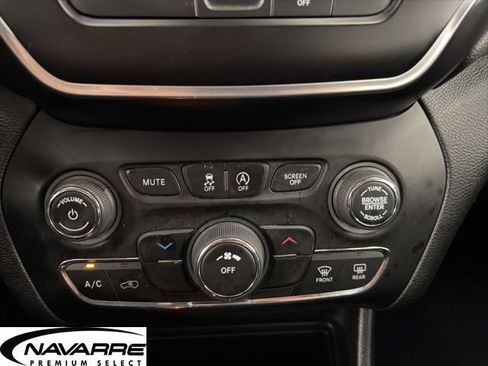 Used 2021 Jeep Cherokee Latitude image 24