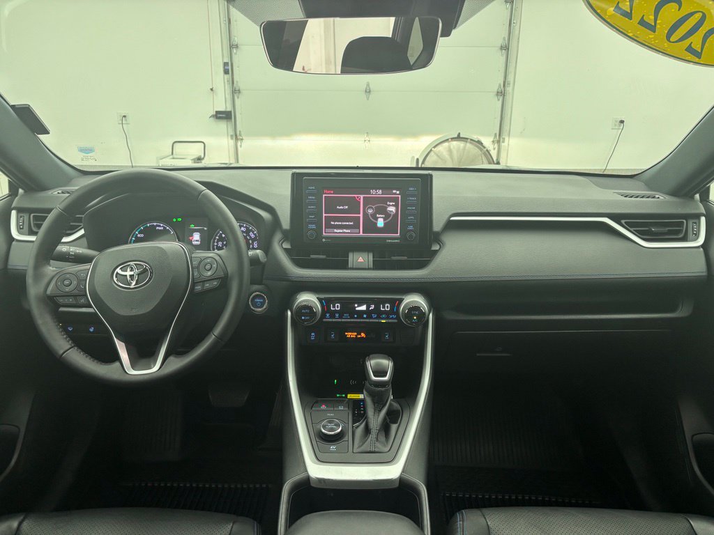 Used 2022 Toyota RAV4 SE w/ SE Grade Weather Package AWD/4WD image 4