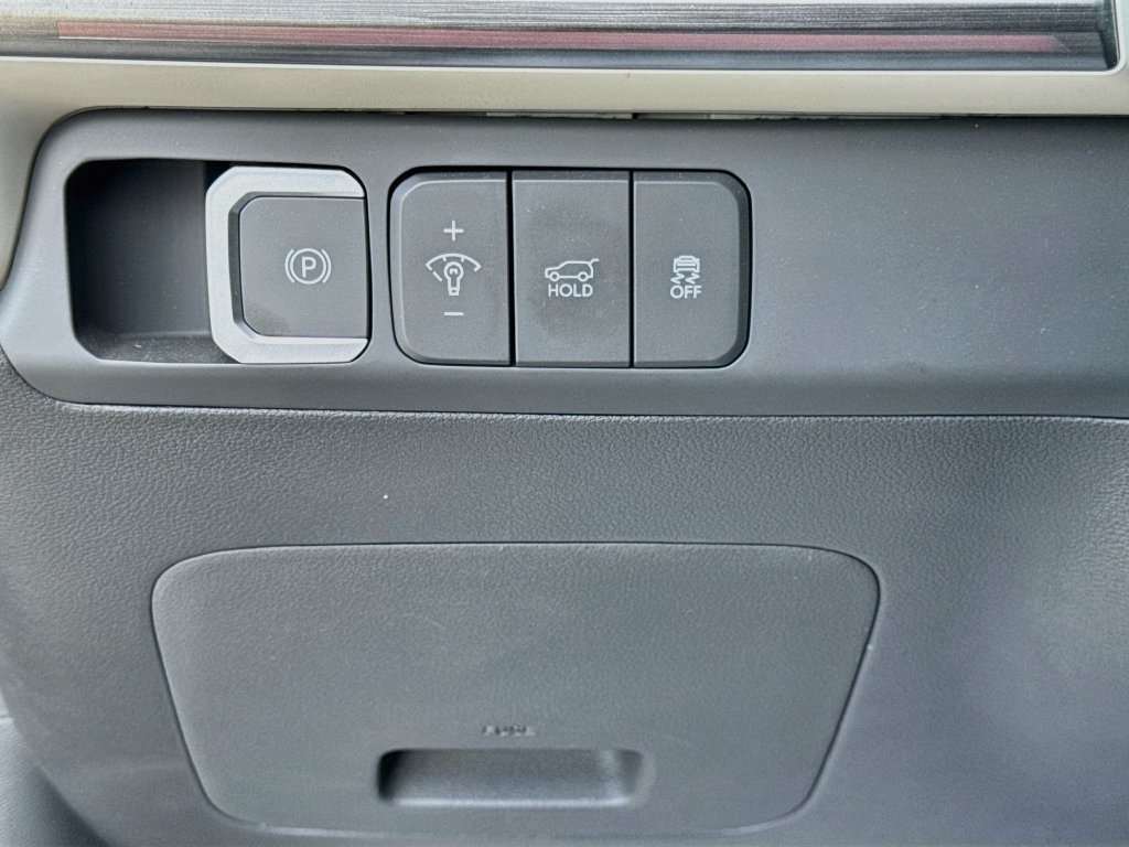 Used 2024 Hyundai Santa Fe Calligraphy FWD image 10