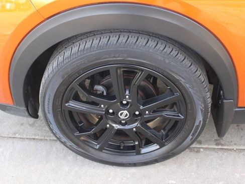 Used 2019 Nissan Kicks SR w/ SR Premium Package image 11