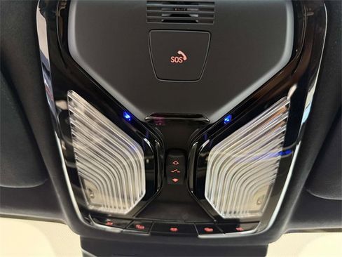 Used 2023 BMW X7 xDrive40i w/ M Sport Package image 27