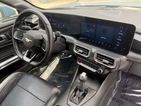 Used 2025 Ford Mustang Premium RWD image 29