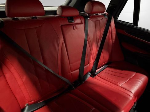 Used 2016 BMW X5 M image 19