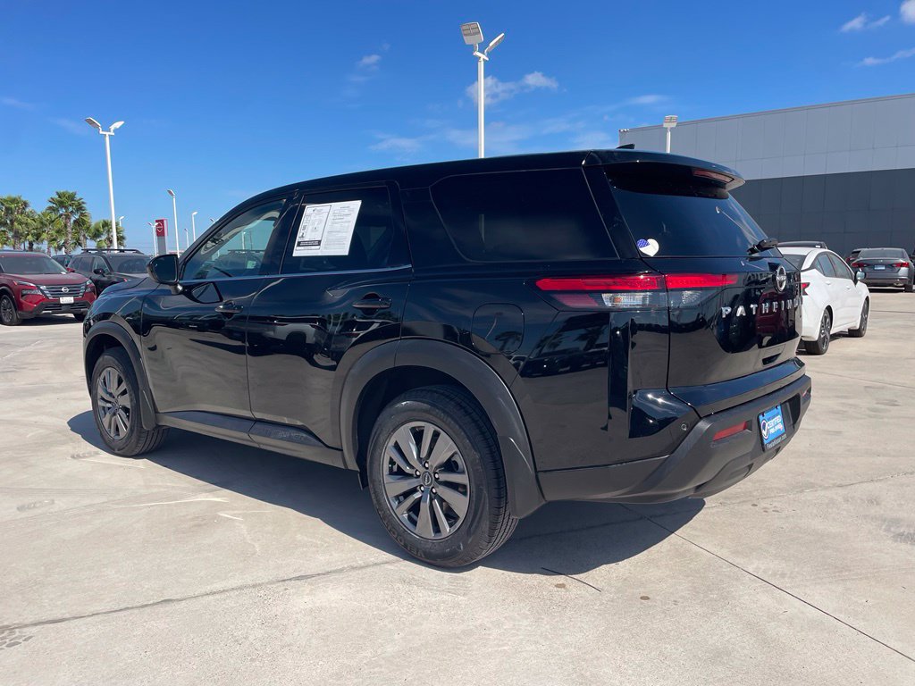Certified 2025 Nissan Pathfinder S FWD image 6