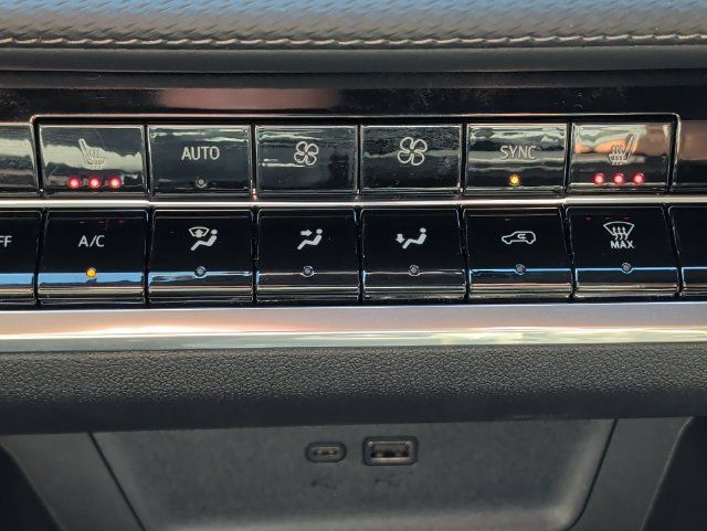 Used 2026 Chevrolet Equinox LT w/ Convenience Package II FWD image 21