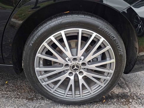 Used 2025 Mercedes-Benz CLA 250 4MATIC image 2