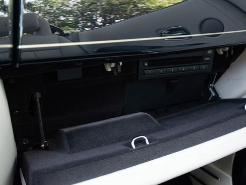 Used 2016 Rolls-Royce Phantom Drophead Coupe image 54