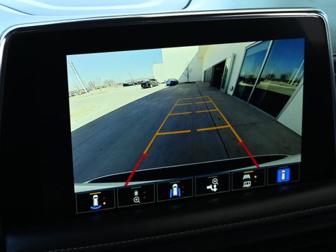 Used 2022 GMC Yukon XL AT4 image 16