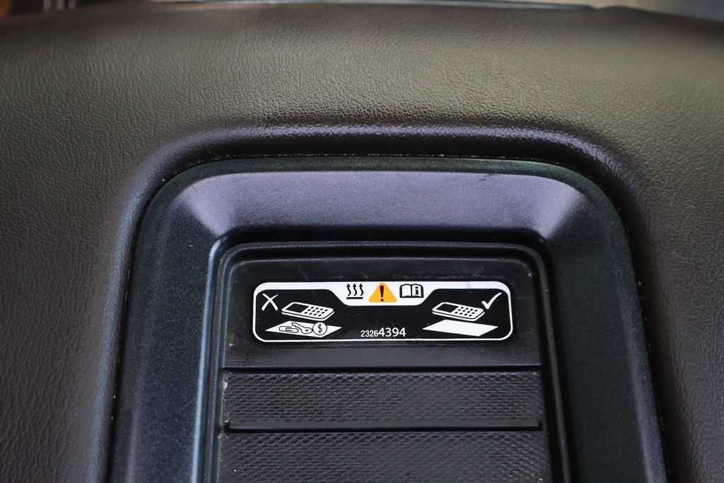 Used 2018 Chevrolet Tahoe Premier AWD/4WD image 25