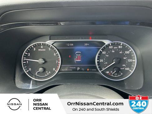 Used 2024 Nissan Pathfinder SL w/ Black Appearance Package image 21