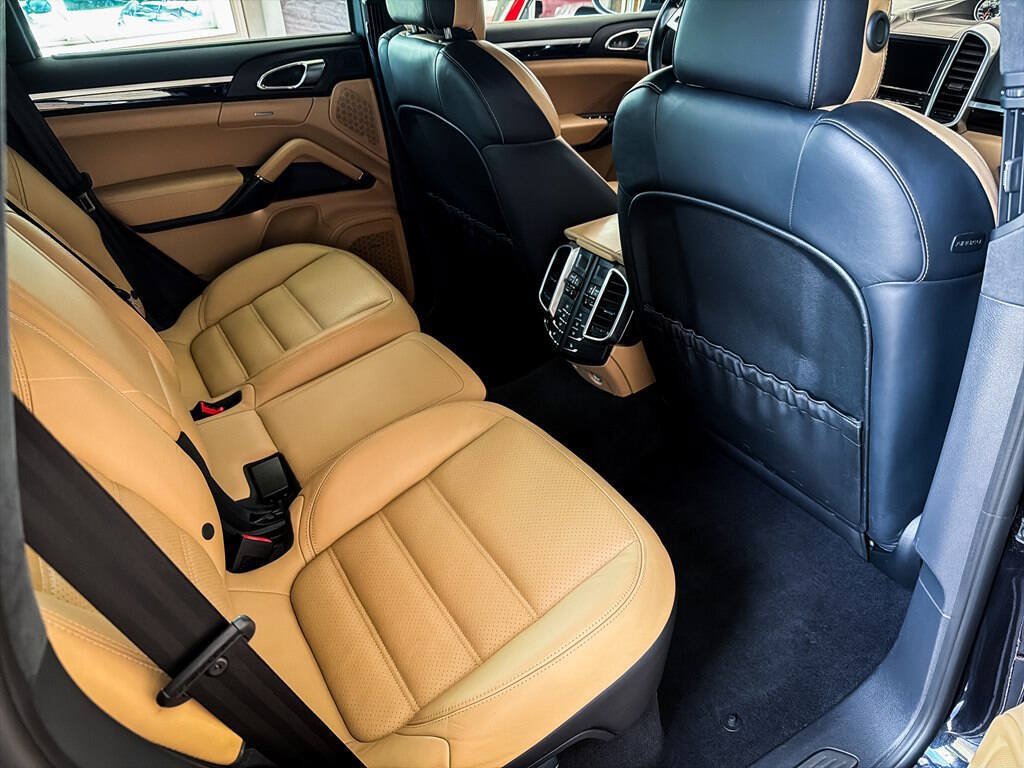 Used 2014 Porsche Cayenne AWD/4WD image 24