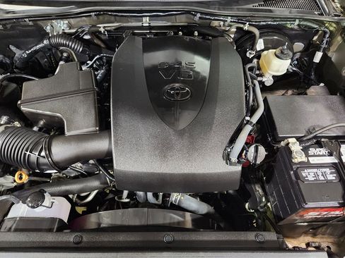 Used 2022 Toyota Tacoma SR5 RWD image 51