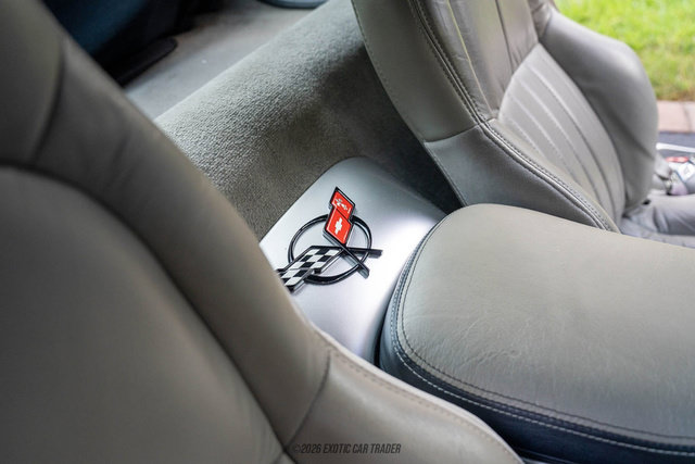 Used 2000 Chevrolet Corvette Coupe RWD image 44