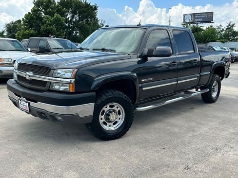 Used 2004 Chevrolet Silverado 2500 LT w/ Skid Plate Package AWD/4WD image 10