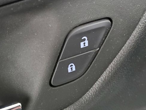 Used 2024 Chevrolet Trax LT w/ Driver Confidence Package image 26