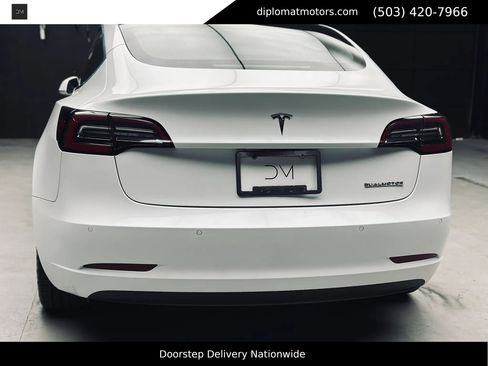 Used 2018 Tesla Model 3 Long Range RWD image 16