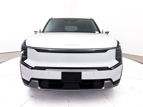 Certified 2024 Kia EV9 Light Long Range RWD image 14