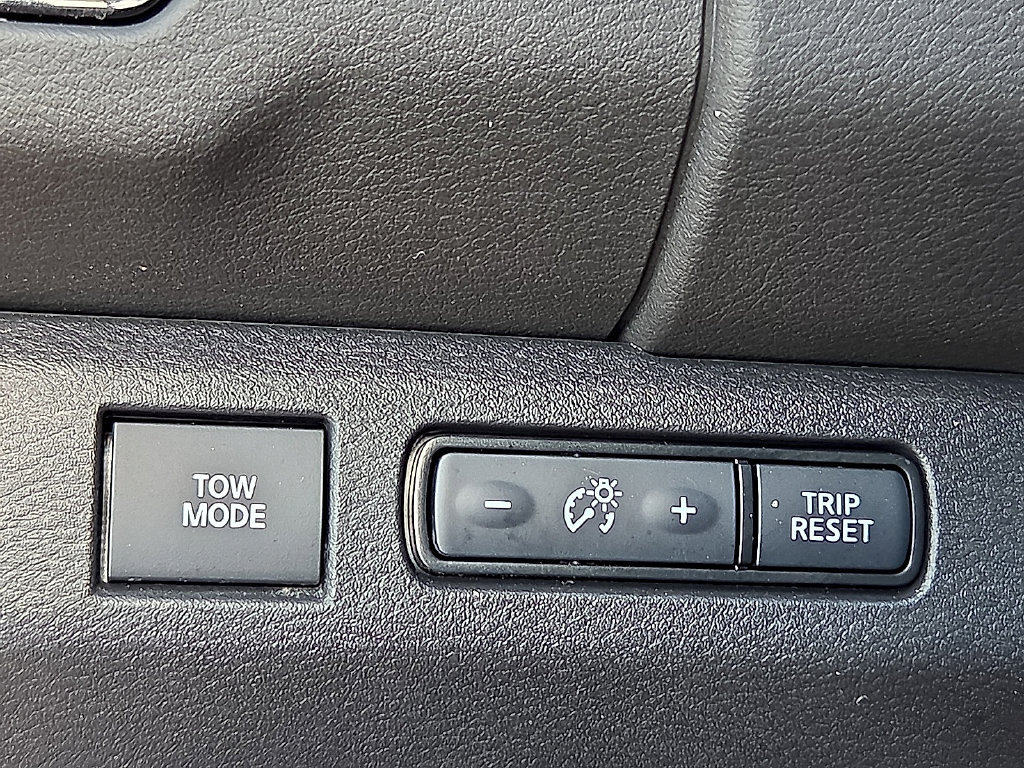 Used 2025 Nissan Frontier PRO-4X w/ Interior Protection Package AWD/4WD image 22