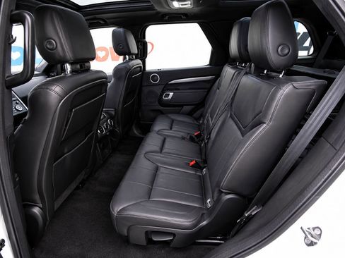 Used 2020 Land Rover Discovery Landmark AWD/4WD image 14