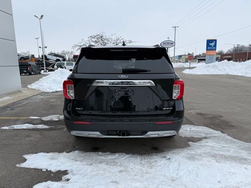Used 2023 Ford Explorer XLT w/ Equipment Group 202A image 38