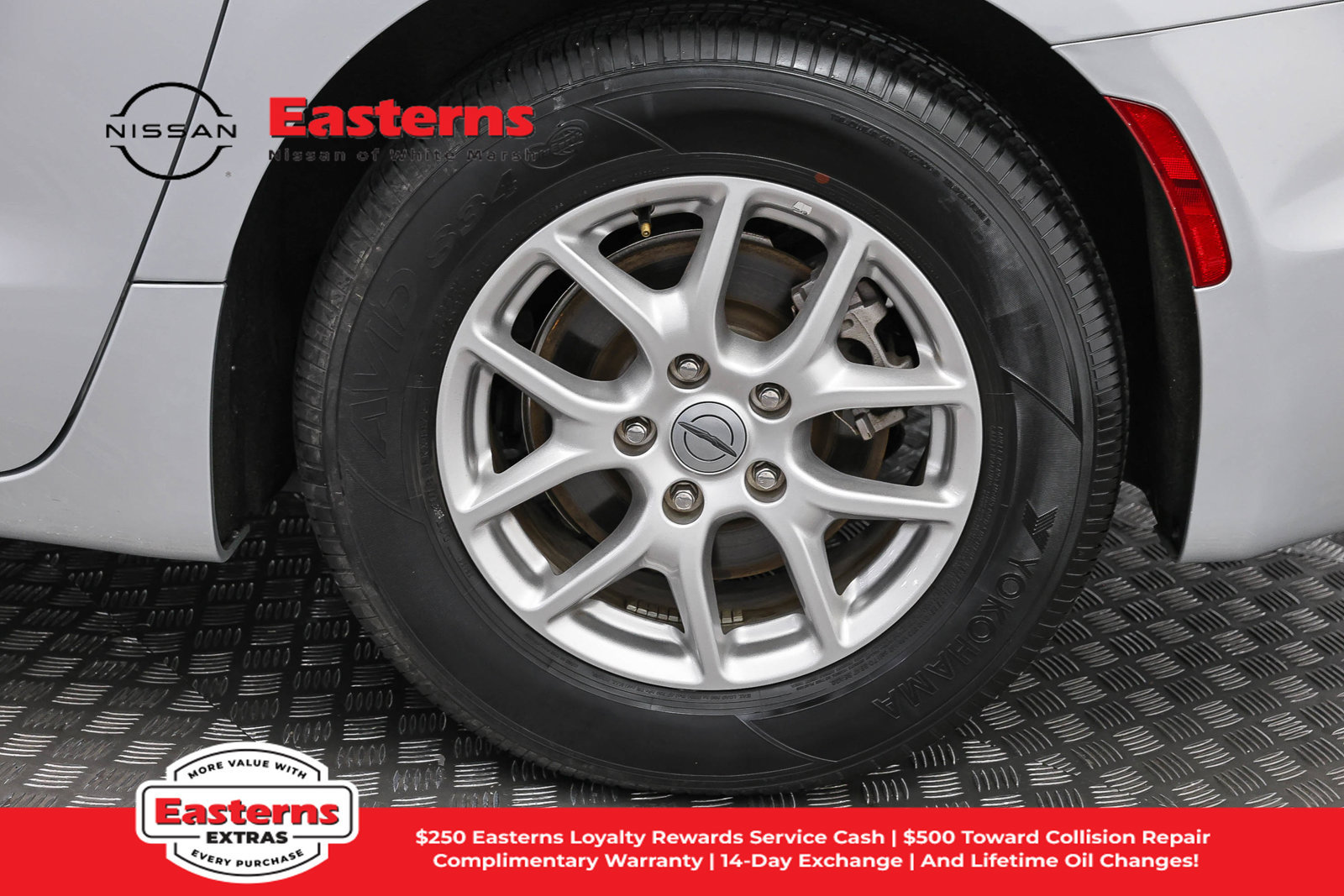 Used 2024 Chrysler Pacifica Touring-L FWD image 33