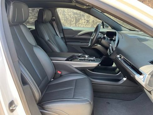 Used 2024 Cadillac Lyriq Luxury RWD image 20