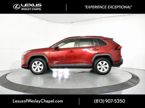 Used 2021 Toyota RAV4 LE image 10