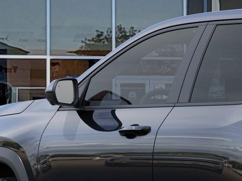 New 2027 Chevrolet Equinox LT w/ Safety and Technology Package FWD image 12