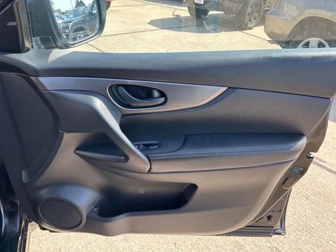 Used 2019 Nissan Rogue Sport S w/ Appearance Package image 19