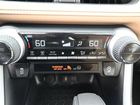 Used 2022 Toyota RAV4 XLE image 29