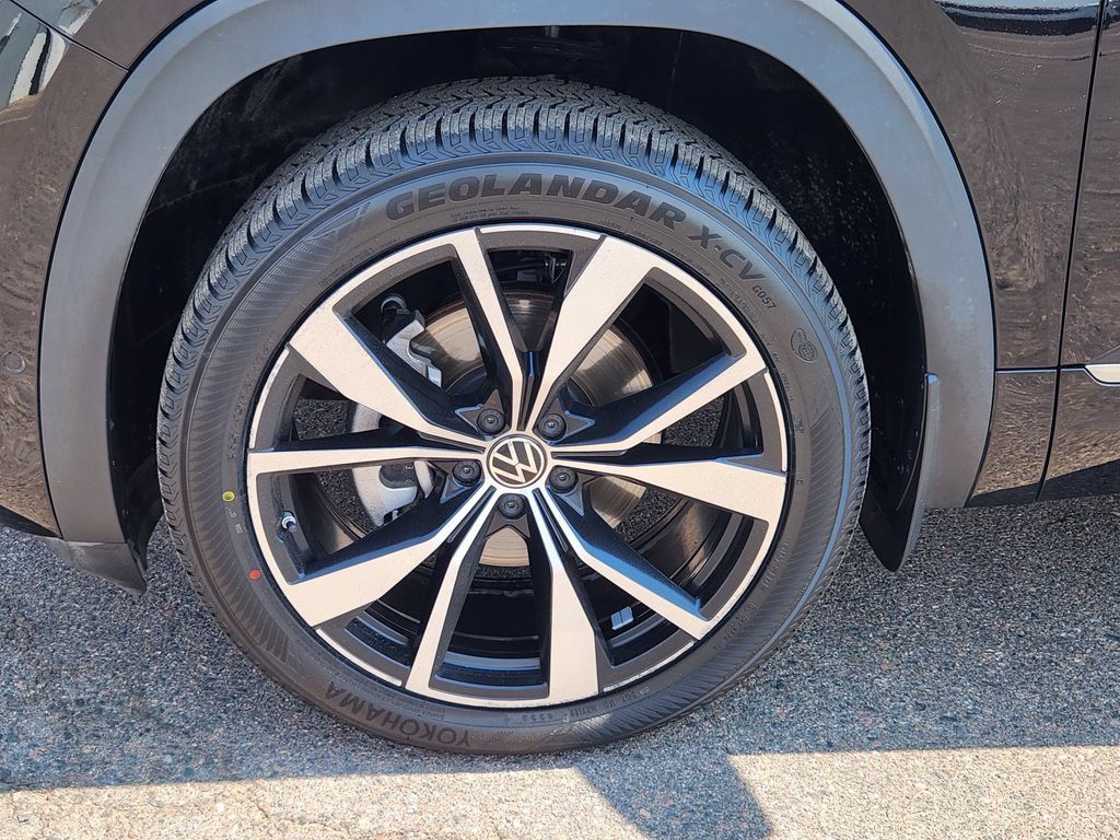 Certified 2025 Volkswagen Atlas SEL Premium R-Line AWD/4WD image 9
