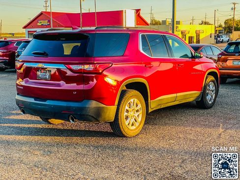 Used 2021 Chevrolet Traverse LT image 8