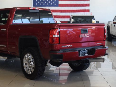 Used 2018 GMC Sierra 2500 Denali w/ Duramax Plus Package AWD/4WD image 25