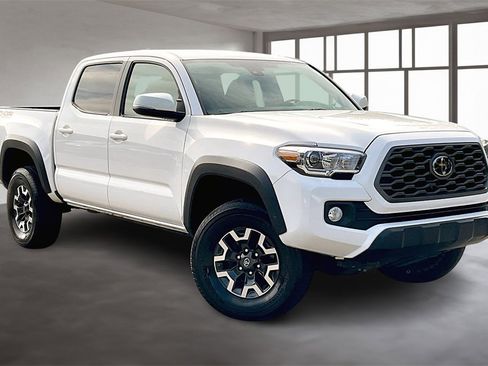 Used 2022 Toyota Tacoma TRD Off-Road image 3