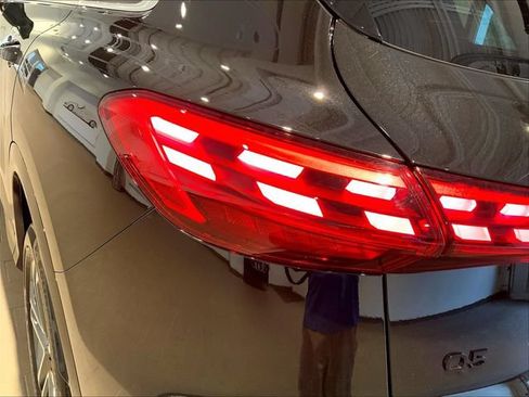 Used 2025 Audi Q5 Premium w/ Convenience Package AWD/4WD image 29