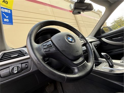 Used 2016 BMW 320i Sedan image 18