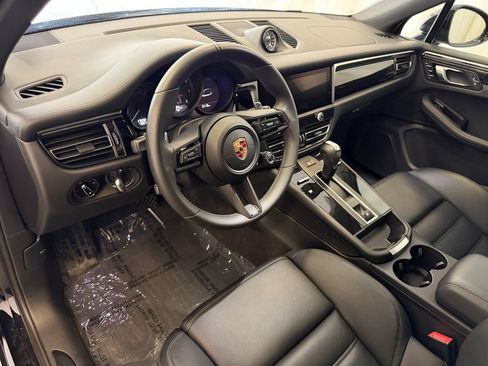 Used 2025 Porsche Macan Turbo AWD/4WD image 4